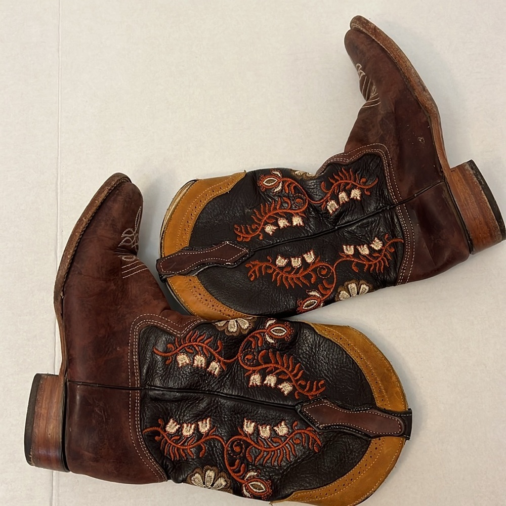 LA SIERRA WOMENS WESTERN BOOTS FLORAL & LEATHER CRAZY TANG 7.5